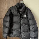 Черный пуховик The North Face 700 Nuptse 2
