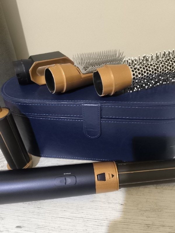 Фен-стайлер с насадками для укладки волос