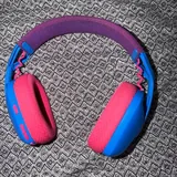 AirPods 3, Logitech G435 1