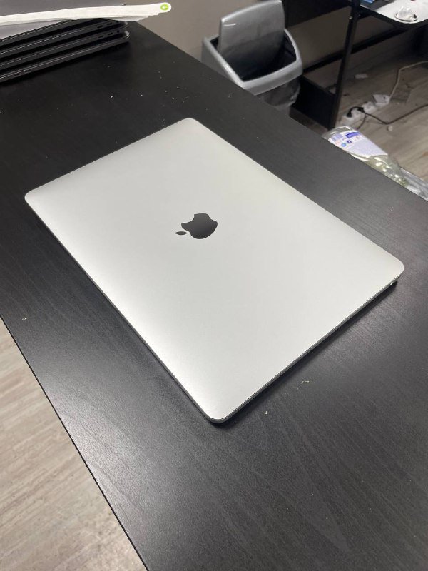 MacBook Pro 13 M2 8GB RAM 512GB SSD