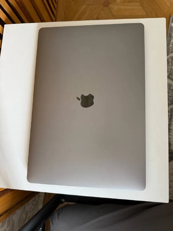 MacBook Pro 16 2019 1