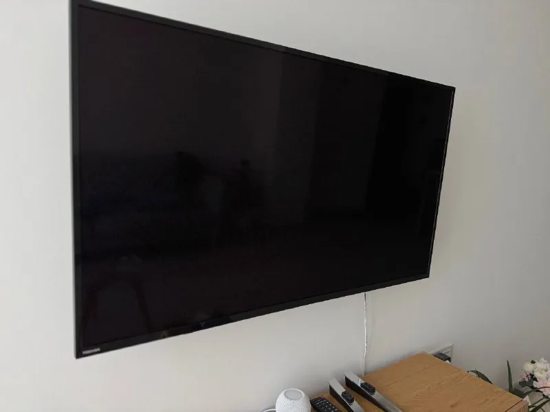 Телевизор Toshiba 49 дюймов 1