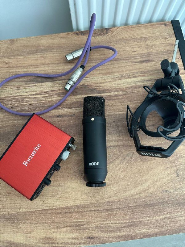 Rode NT1, Focusrite Scarlett Solo