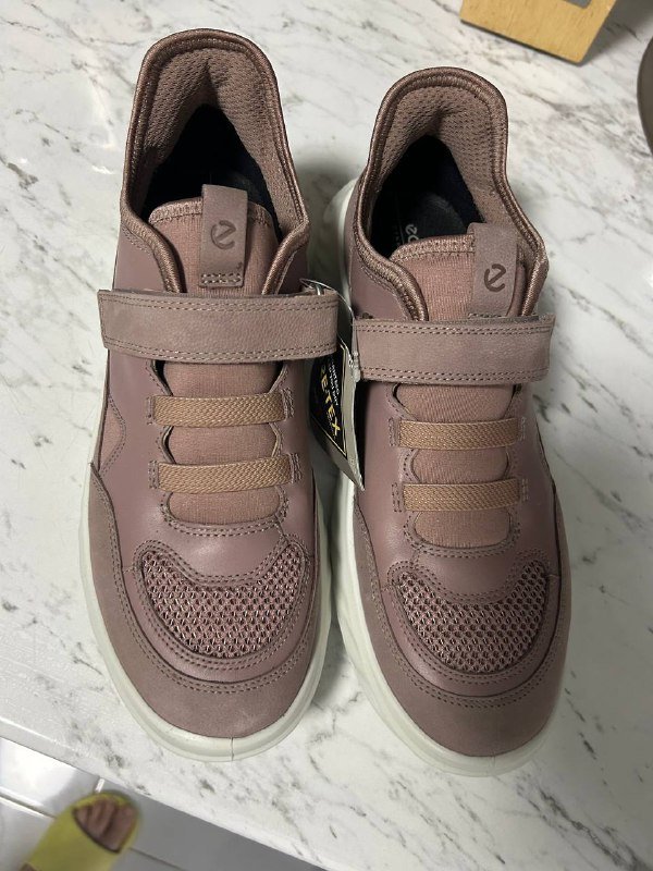 Ecco кроссовки новые размер 39