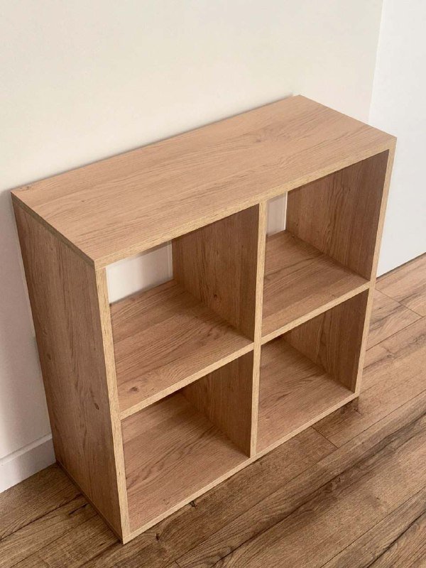 Новый деревянный стеллаж полка