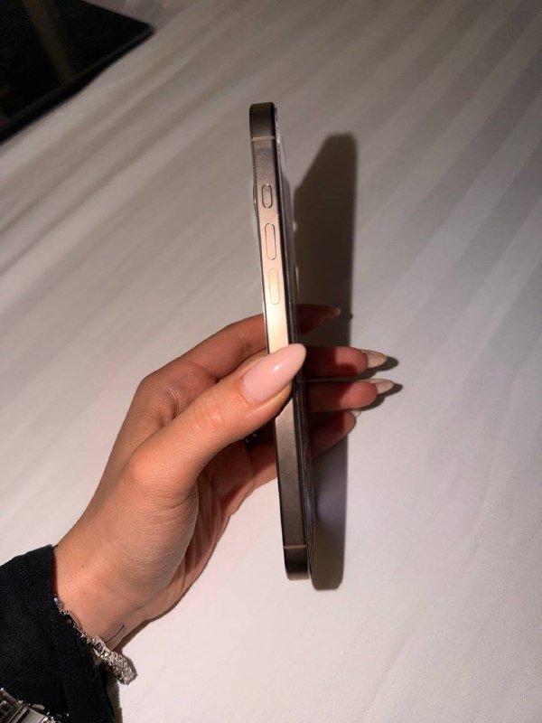 IPhone 16 pro max desert titanium 1TB 6