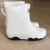 Женский халат, сапоги от дождя 3
