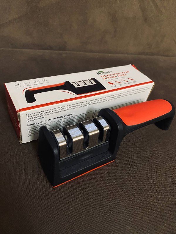 Точилка для ножей с трехступенчатой системой
