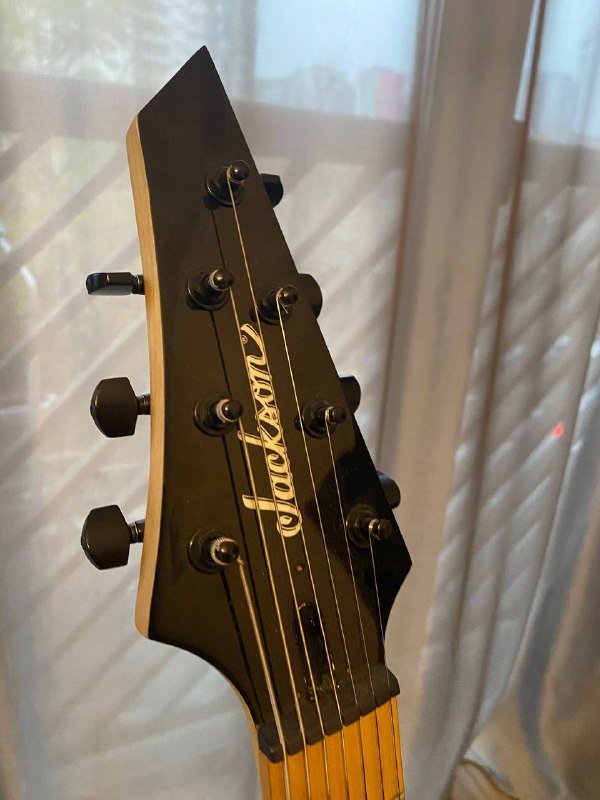 Гитара Jackson 22-7, процессор Nux, наушники AKG, стойка, чехол 2