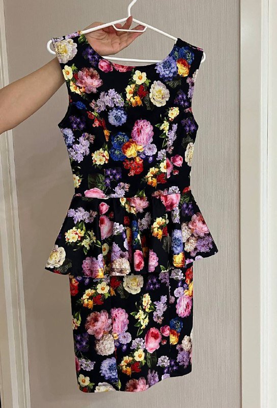 Красное платье, платье с цветами topshop, черный комбинезон Cameo Rose 2