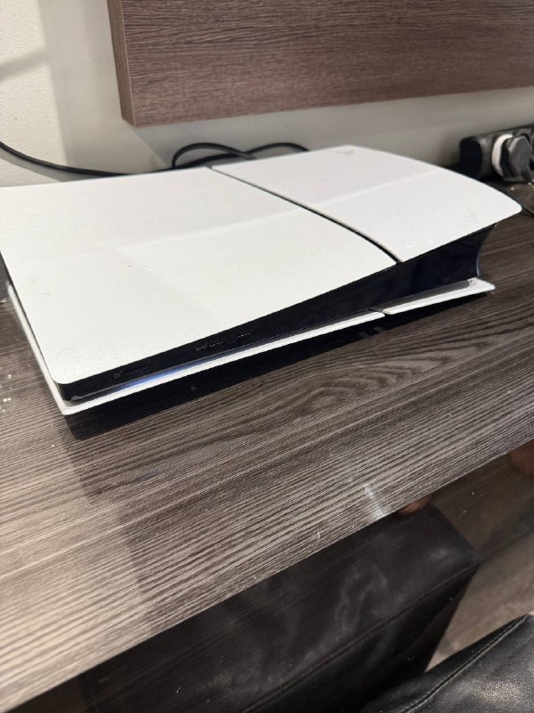MacBook Air, PlayStation 5, PS VR2 5