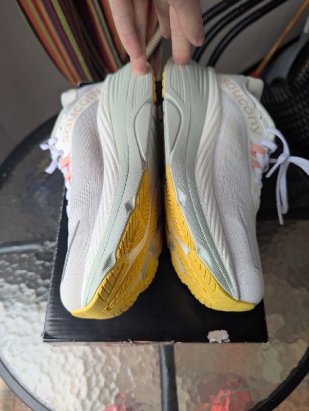 Женские кроссовки Saucony Hurricane 24 3