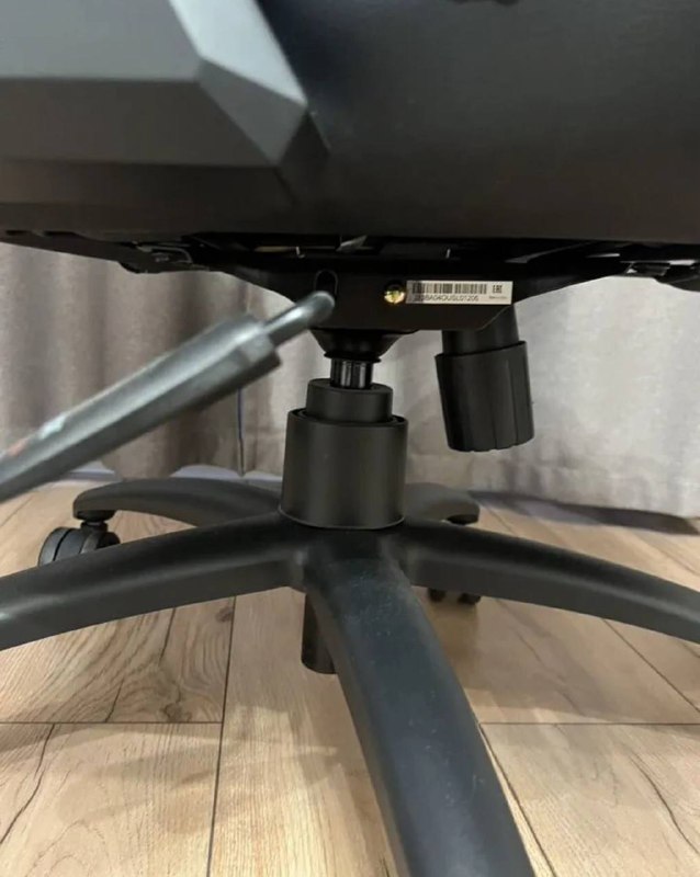 Кресло Cougar Outrider S Royal 4
