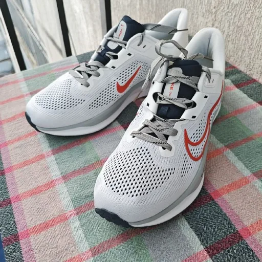 Беговые кроссовки Nike