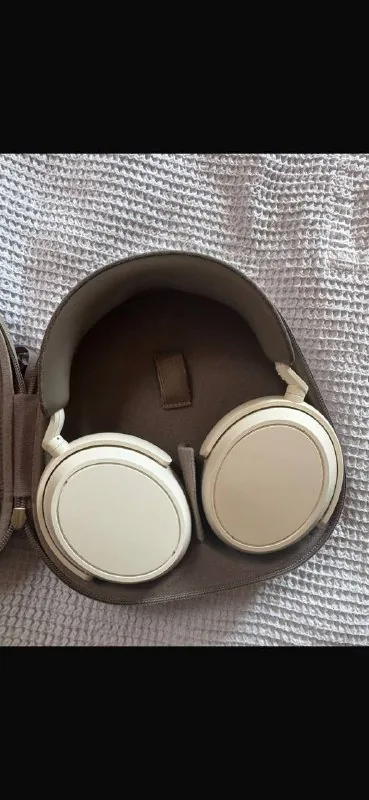 Sennheiser Momentum 4 1