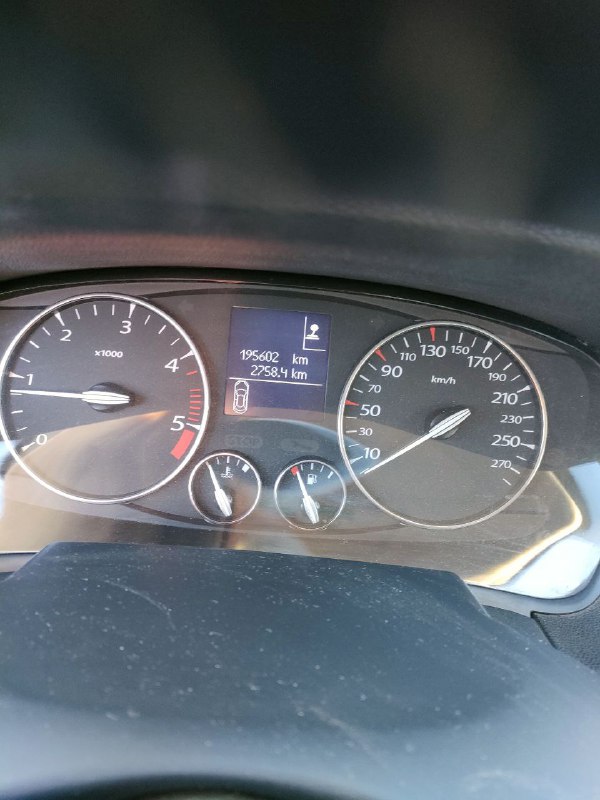 Renault Laguna 2.0 дизель, 2008, универсал 6