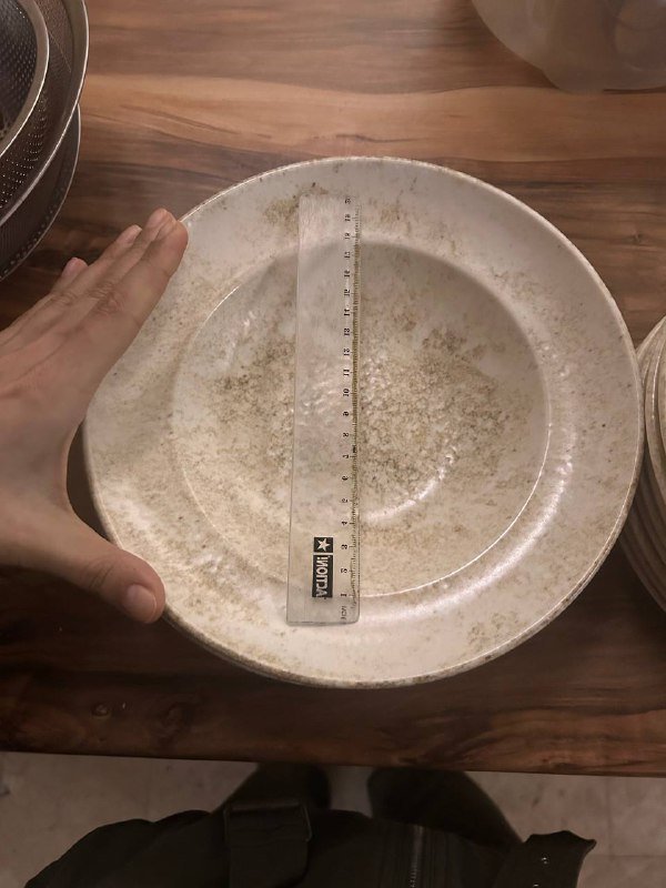 Зеленые, бежевые глубокие и плоские тарелки 4