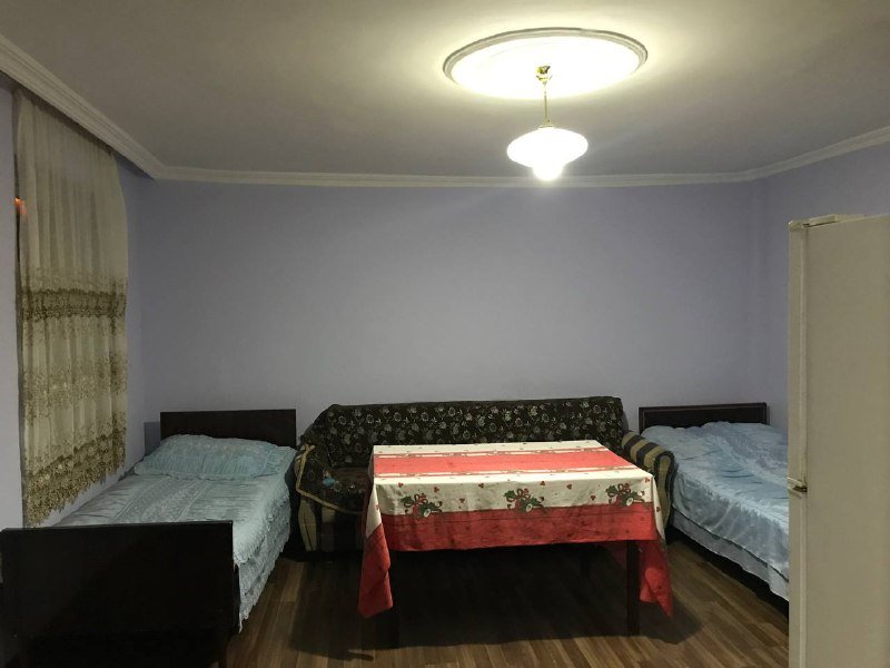 Комната в частном доме с мебелью и кухней 2