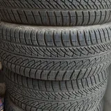 Зимние шины Goodyear 215/55R17 1
