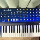 Behringer MonoPoly, NUX DP-2000 2