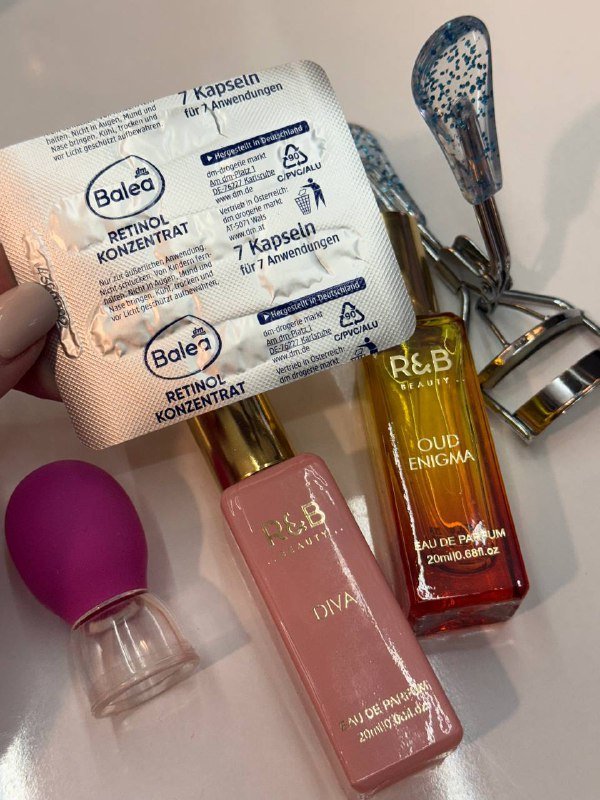 Набор уходовых средств: масла, маска, патчи, дезодорант, спонжи, щетка 6