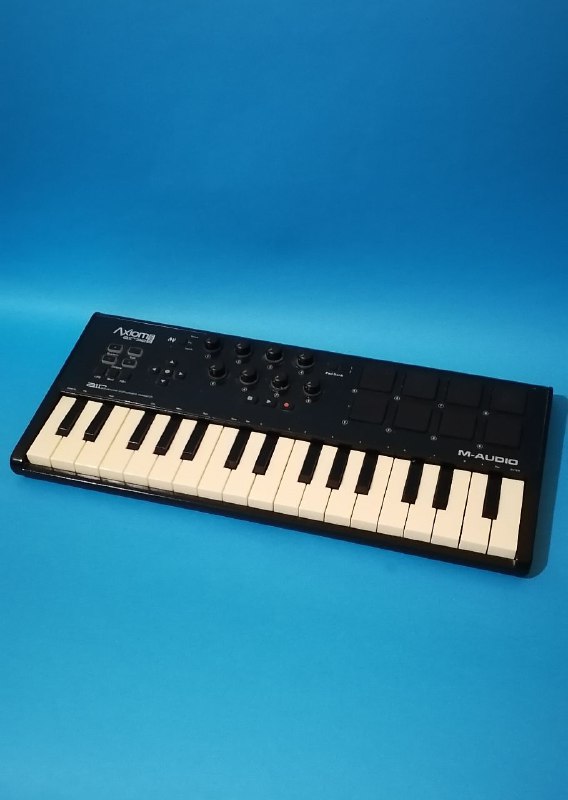 M-Audio Axiom Air 32 Mini, Samsung SynkMaster 943n, Hoco HC8