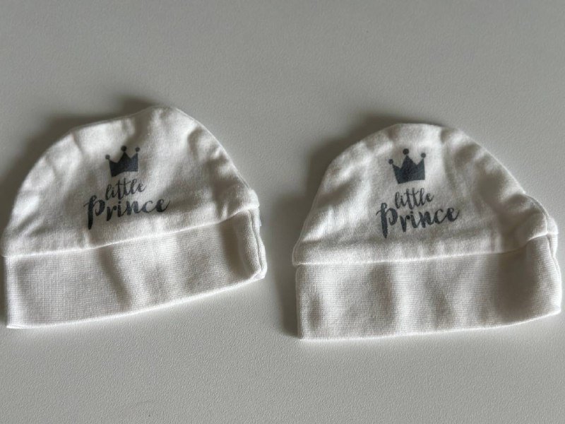 Чепчики, носочки, шапочки, антицаарки на новорожденного 3