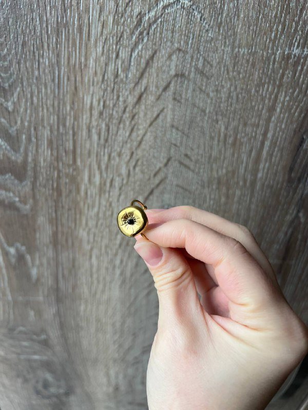 Кольцо из нержавеющей стали с черным камнем