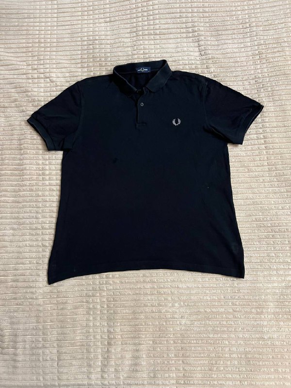 Fred Perry футболки черная и белая