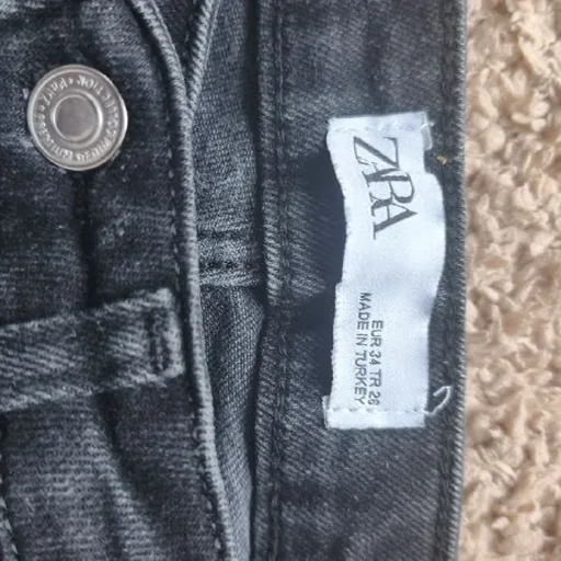 Zara-ს ჯინსები