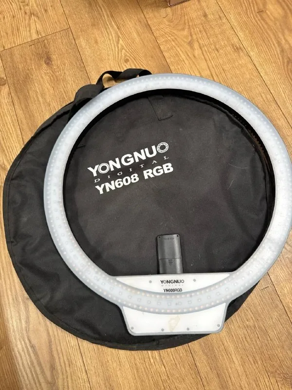Кольцевая RGB-лампа Yongnuo YN608 RGB