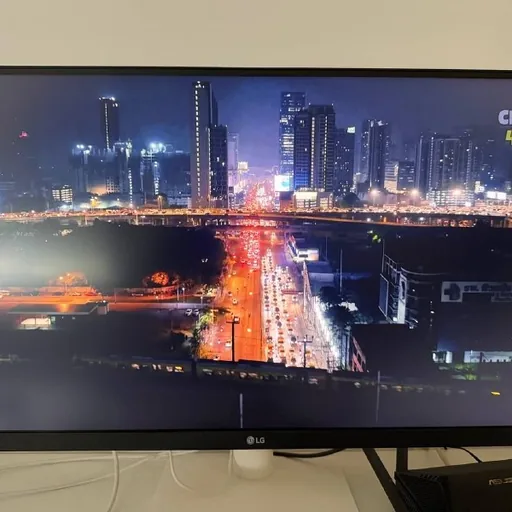 монитор LG 27US500-W