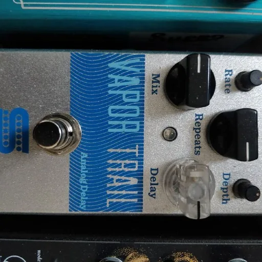 EarthQuaker Devices Plumes, Seymour Duncan Vapor Trail, Electro-Harmonix MOD 11, Audio-Technica AE2500
