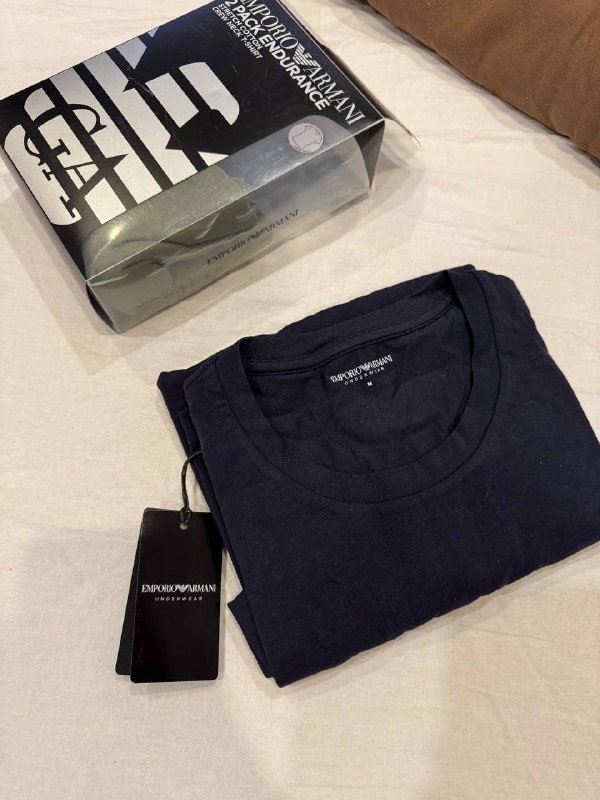 Сумка Valentino, футболки Armani, платье Calvin Klein, туфли 36 размер 5