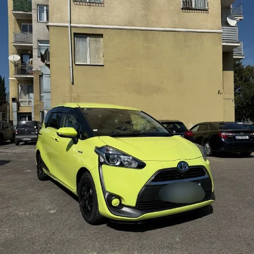 Toyota Sienta, 2017 год, 131000 км