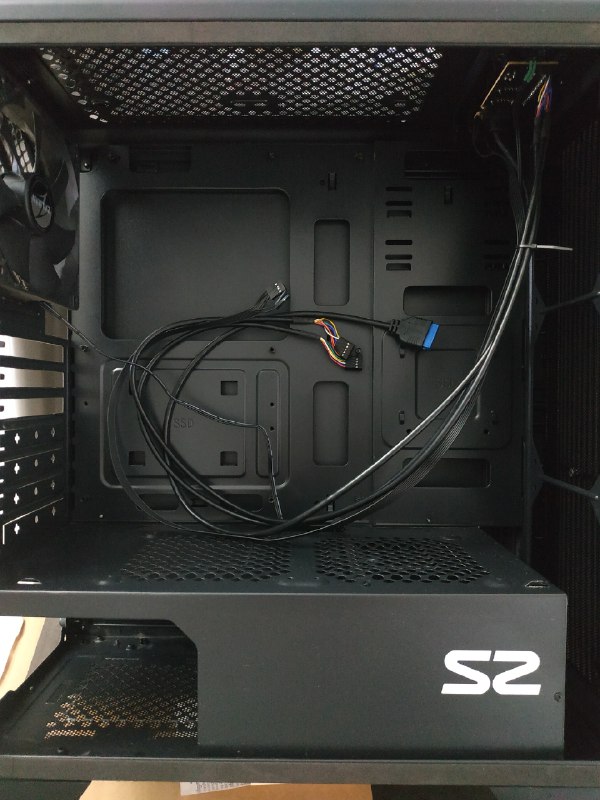 Корпус компьютера Zalman S2, ролики, лонгборд, ключ разводной 3