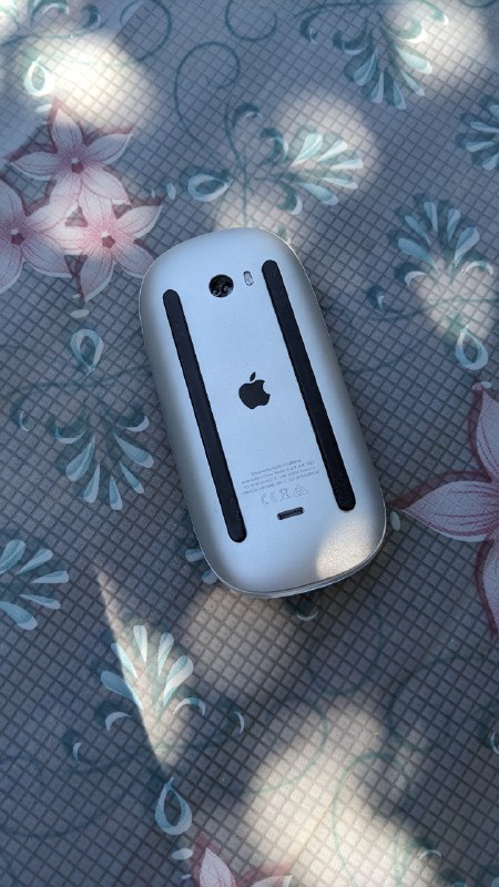 Apple Magic Mouse 2, Apple Magic Keyboard, Old Apple Keyboard 4