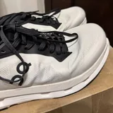 On Running sneakers 4