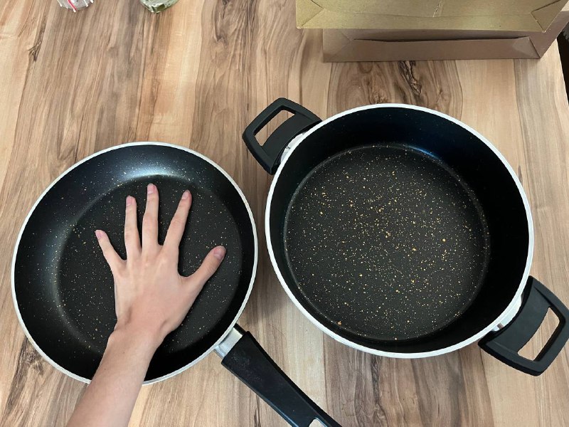 Большая глубокая сковорода с крышкой и ручками 2