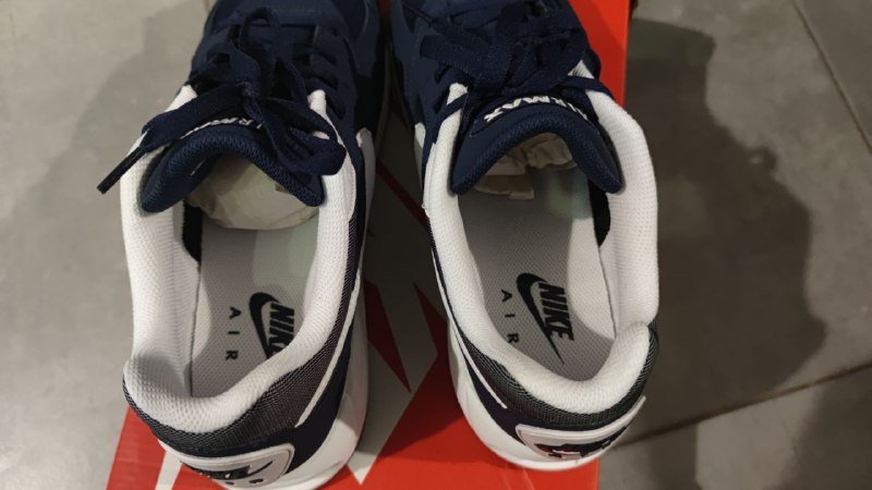 Новые кроссовки Nike AirMax 4