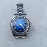 Mechanical watch with blue dial 2