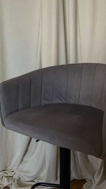 Барный стул серый мягкий 3