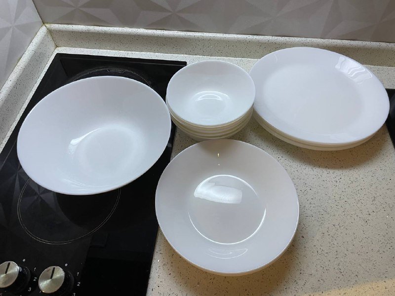 Посуда IKEA тарелки, суповые тарелки, салатница 16шт