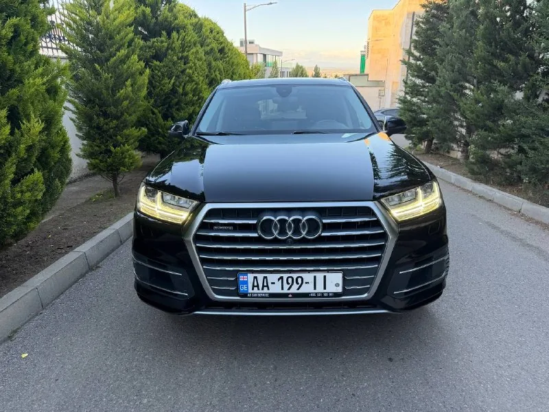 Audi Q7 1
