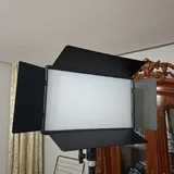 Светильник для видео и фотосъемки со штативом и аккумуляторами 2