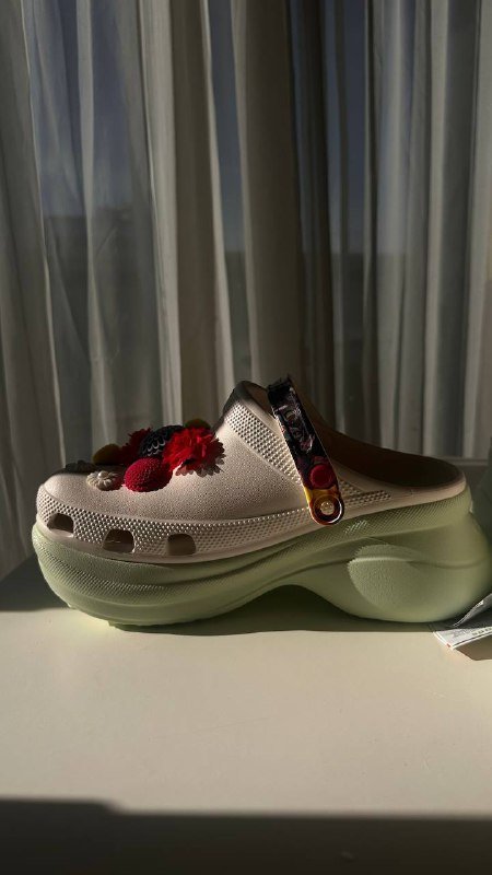 Crocs с оригинальными джибитс размер US w10