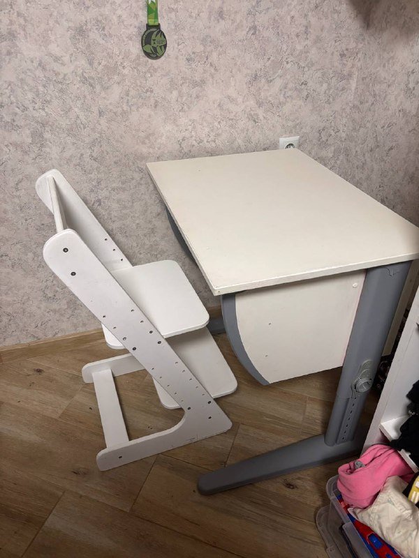 Растущий стол и стул для ребенка