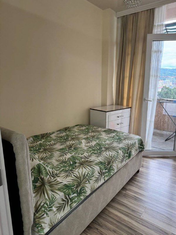 3-комнатная квартира с 2 спальнями, балконом, центральное отопление 6