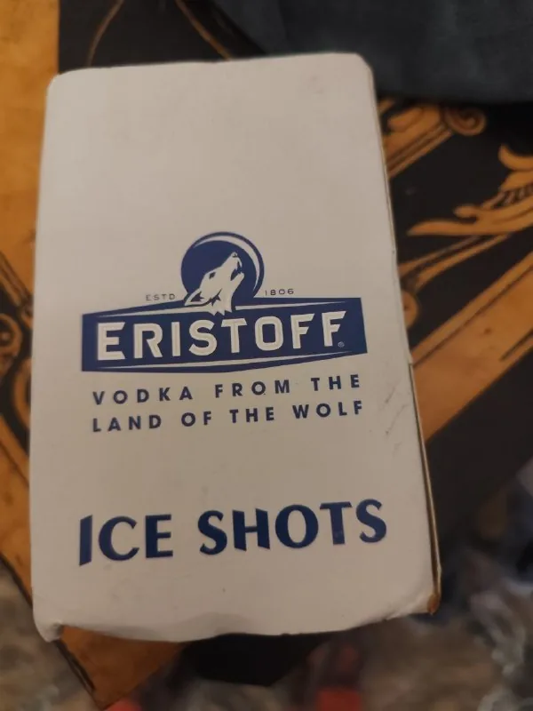 Силиконовая форма для ледяных стопок Eristoff 1