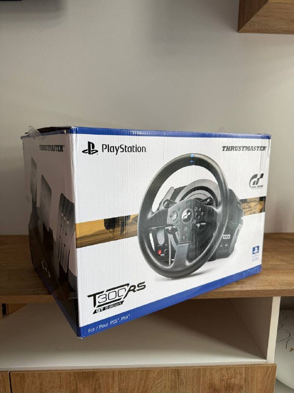 Apple Pencil Pro, игровой руль Thrustmaster T300RS для PC/PS4/PS5 3